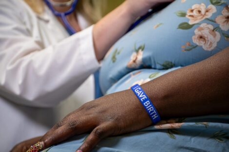 Postpartum “I Gave Birth” wristbands gained traction across the country through health awareness campaigns fueled by social media posts and evening news segments. (University of Arkansas for Medical Sciences)